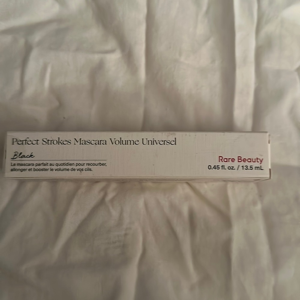 NWB Rare beauty, perfect strokes, universal, volumizing, mascara